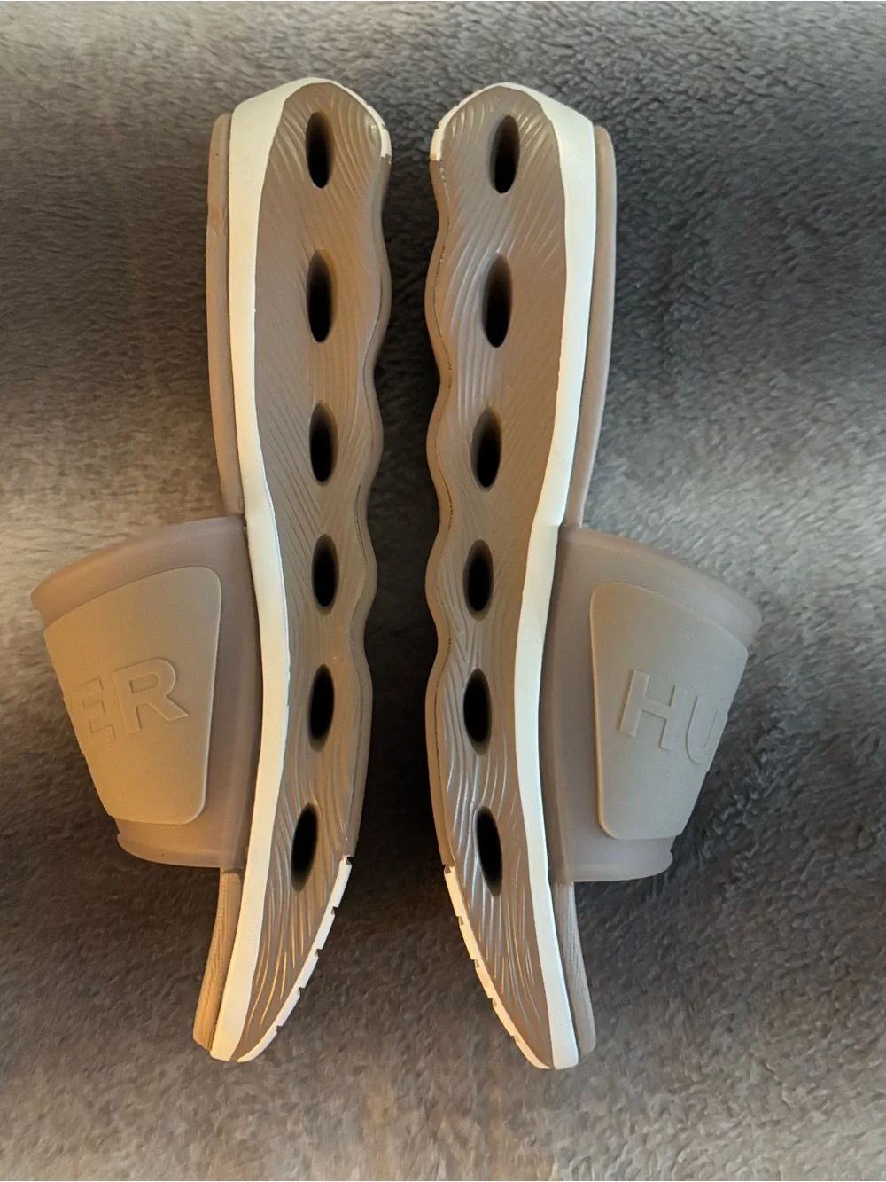 Hunter Geneva Beige Slide Sandals Wave Sole Comfort Slides Size 10